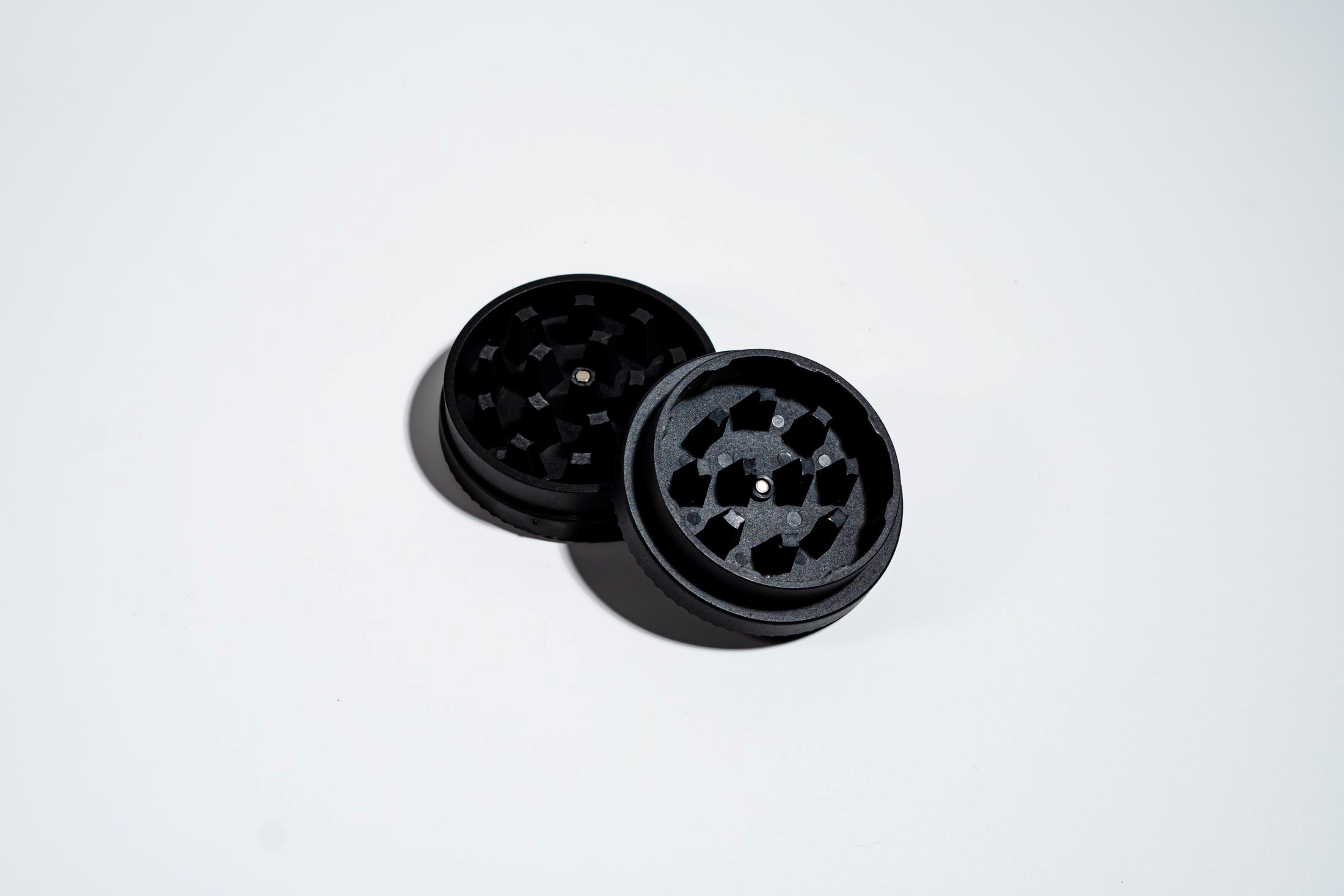 Kailar - Grinder aus Hanfplastik - Black - Display - 12 Stück Bild 2