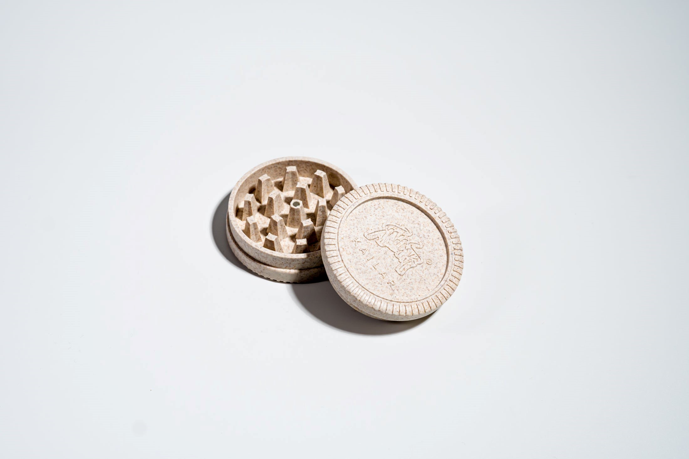 Kailar - Grinder aus Hanfplastik - White - Display - 12 Stück